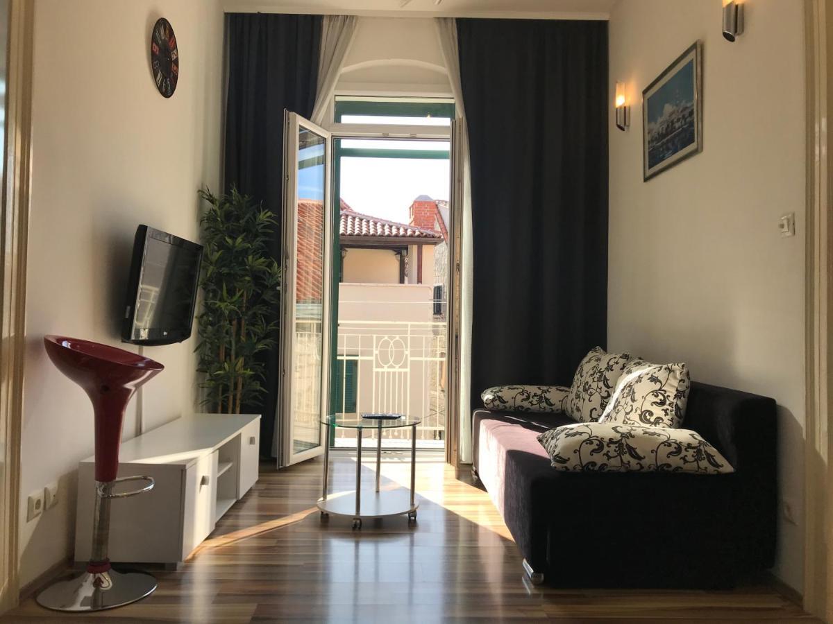 Apartment Central Old Town With Private Indoor Garage Parking Spalato Esterno foto
